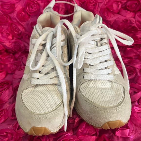 Venturi Sneaker (Women) VEJA - Picture 2 of 9